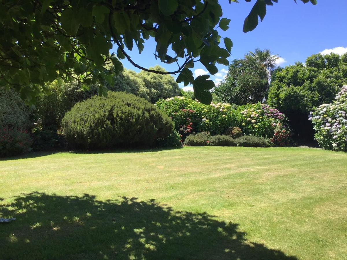 Les Camelias Bed and Breakfast Binic Εξωτερικό φωτογραφία